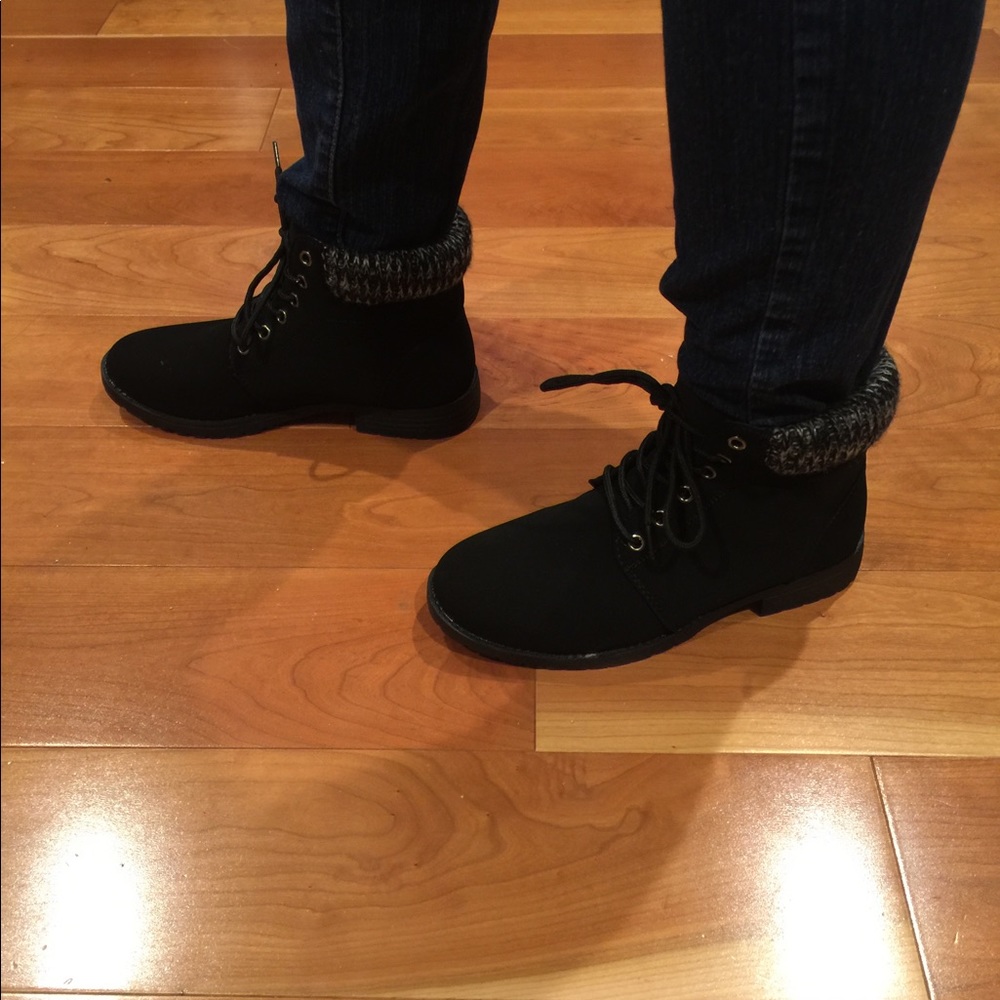 Boots new ⭐️⭐️⭐️⭐️FLASH SALE⭐️⭐️⭐️ - Picture 8 of 10